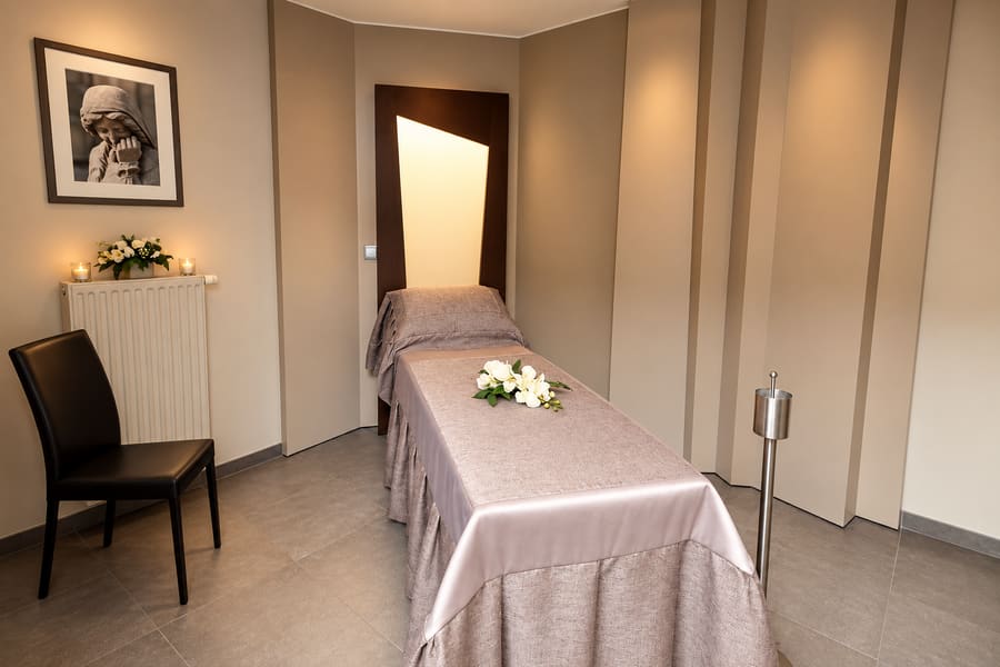 De tweede rouwkamer van het funerarium